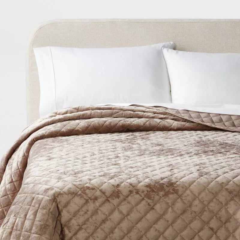 Luxe Diamond Stitch Velvet Quilt - Full/Queen