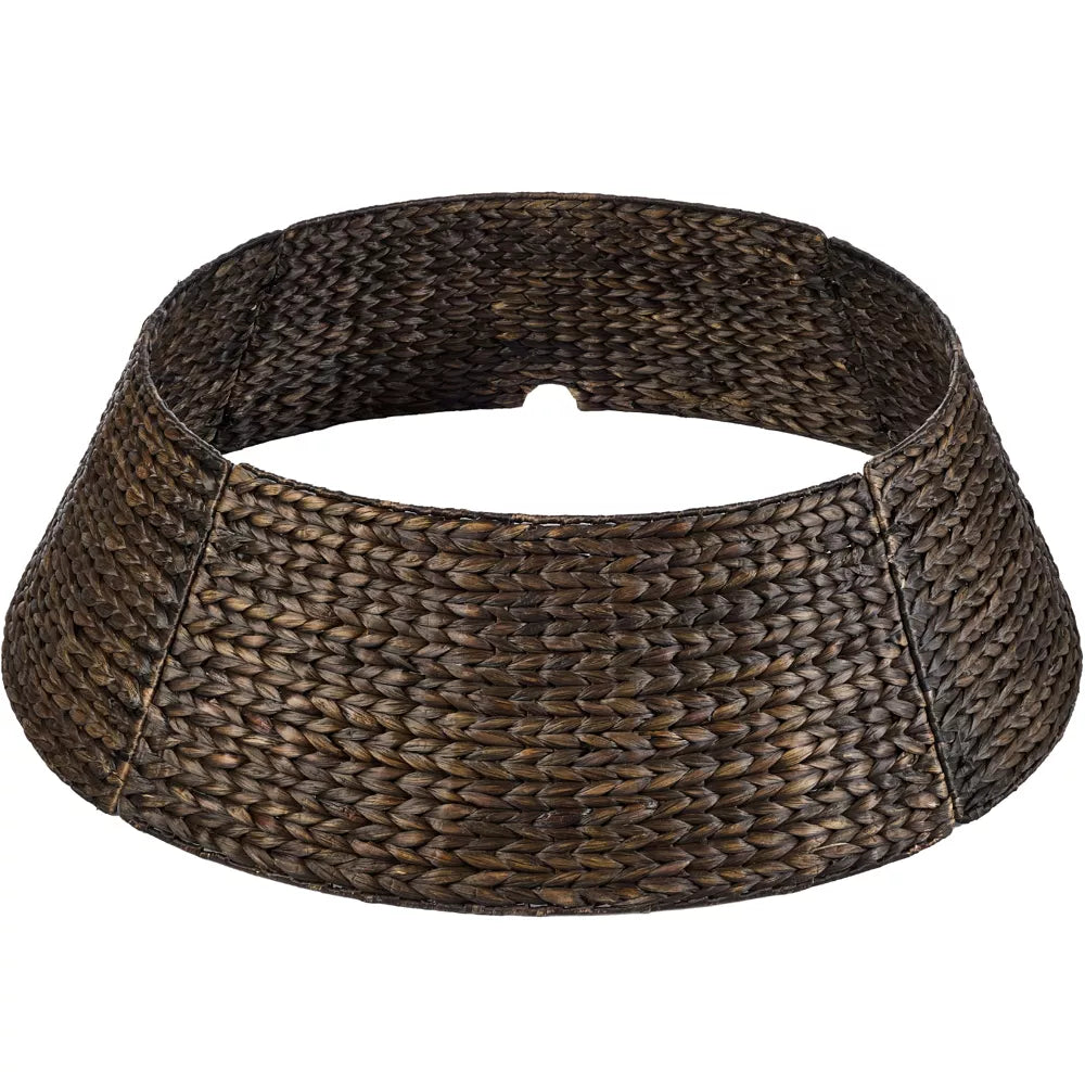 Woven Hyacinth Christmas Tree Collar, final cut