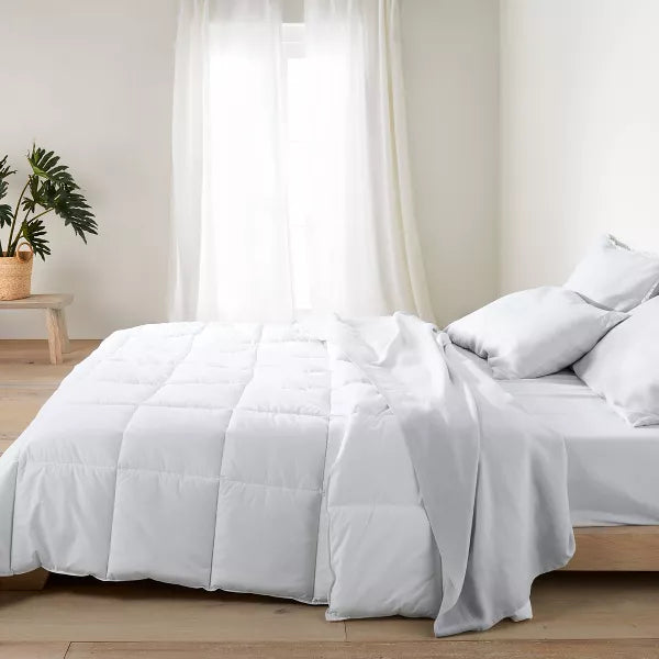 Premium Down Alternative Comforter - Full/Queen