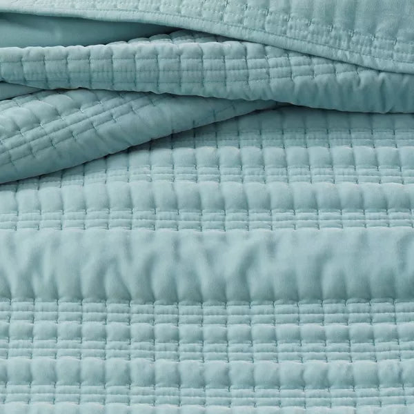 Lofty Velvet Quilt - Full/Queen