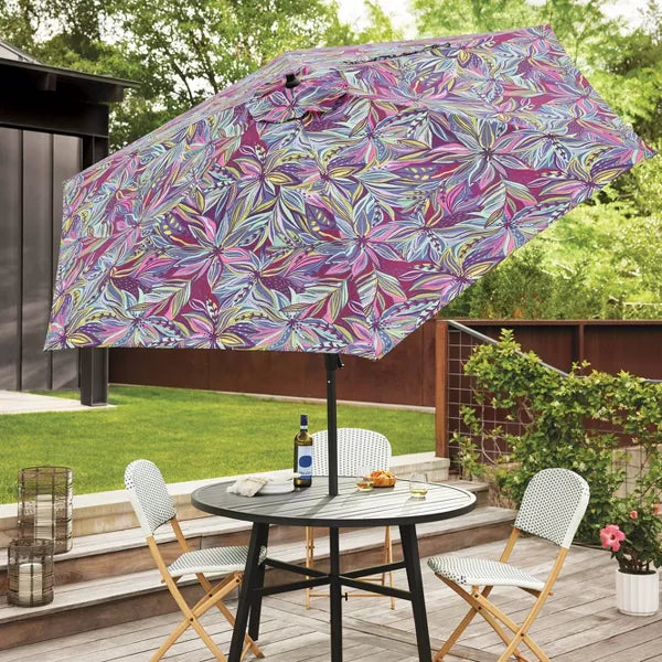 Round Outdoor Patio Market Umbrella with Black Pole