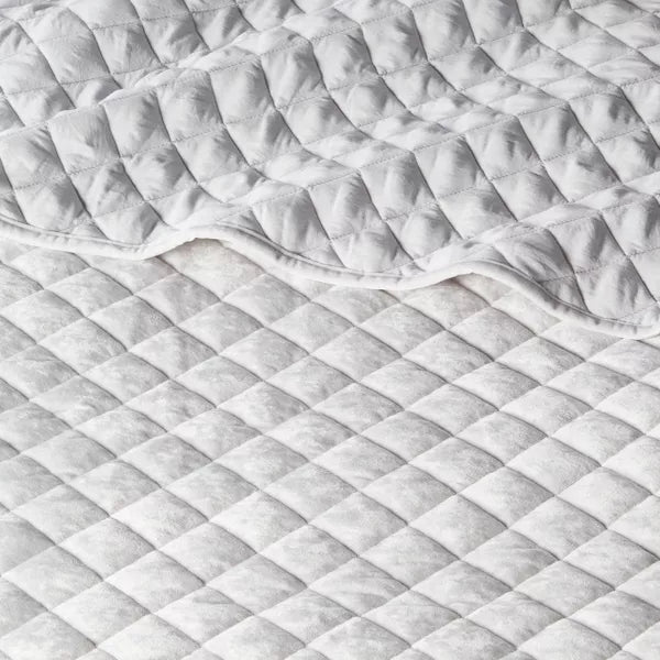 Luxe Diamond Stitch Velvet Quilt - King