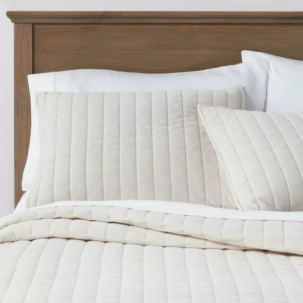 Channel Stitch Velvet Quilt - Full/Queen