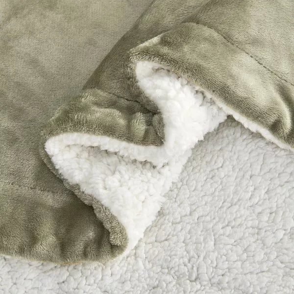 Cozy Solid Plush with Shearling Reverse Bed Blanket - Full/Queen
