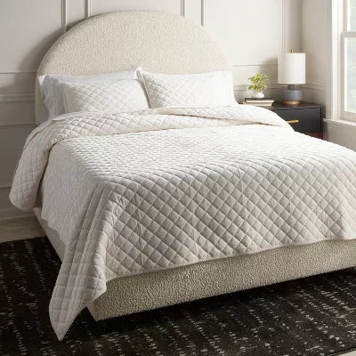 Luxe Diamond Stitch Velvet Quilt - King