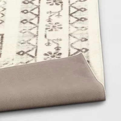 Washable Distressed Persian Accent Rug Cream - 4' x 5'6"