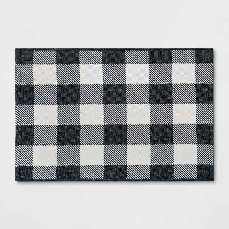 Washable Reversible Scatter Indoor/Outdoor Accent Rug Black/White - Check Pattern, Flat Pile, Machine Washable 2'x3'