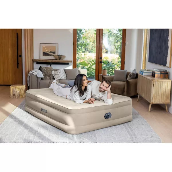 Ultra Plush Queen Air Mattress with Internal Pump