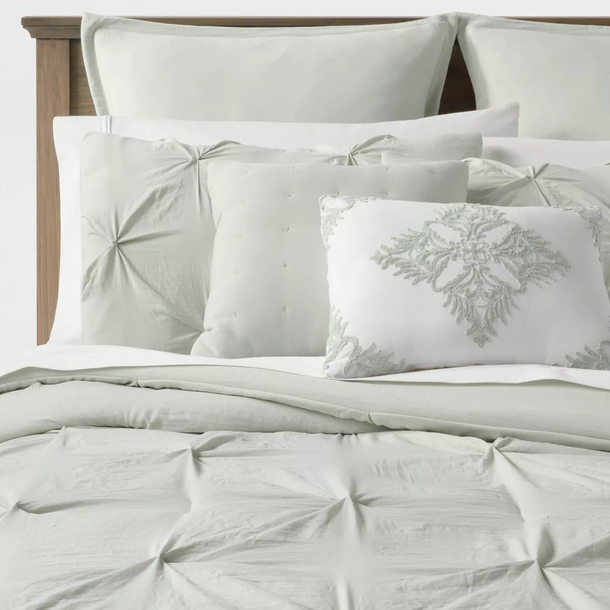 8pc Pinch Pleat Comforter Bedding Set - King