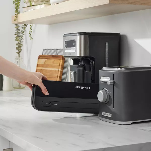 Space-Saving Vacuum Sealer with Bags Black