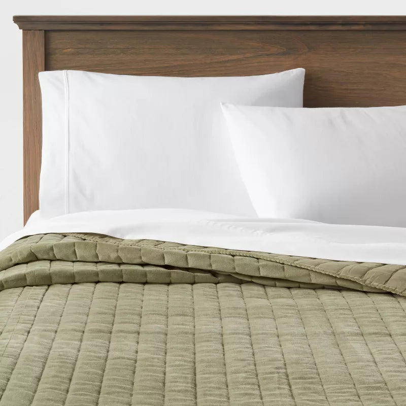 Channel Stitch Velvet Quilt - Full/Queen