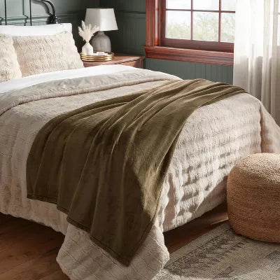 Full/Queen Ultra Plush Blanket - Full/Queen