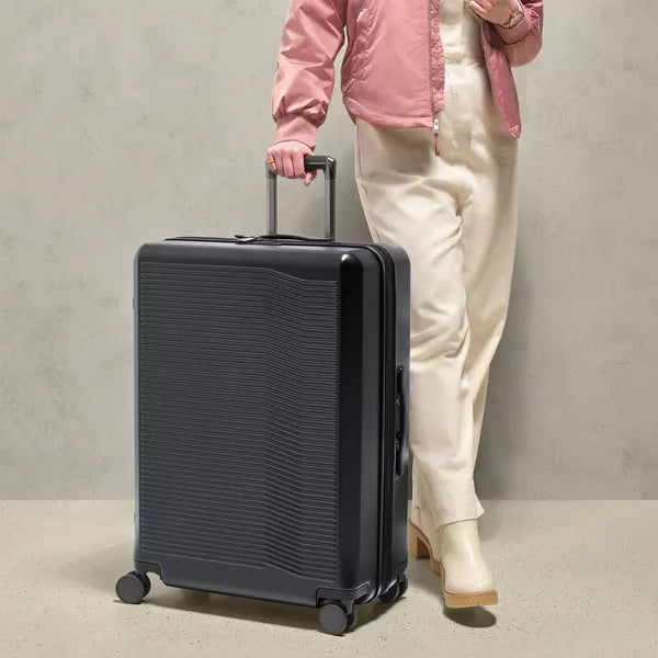 Signature Hardside Large Checked Spinner Suitcase