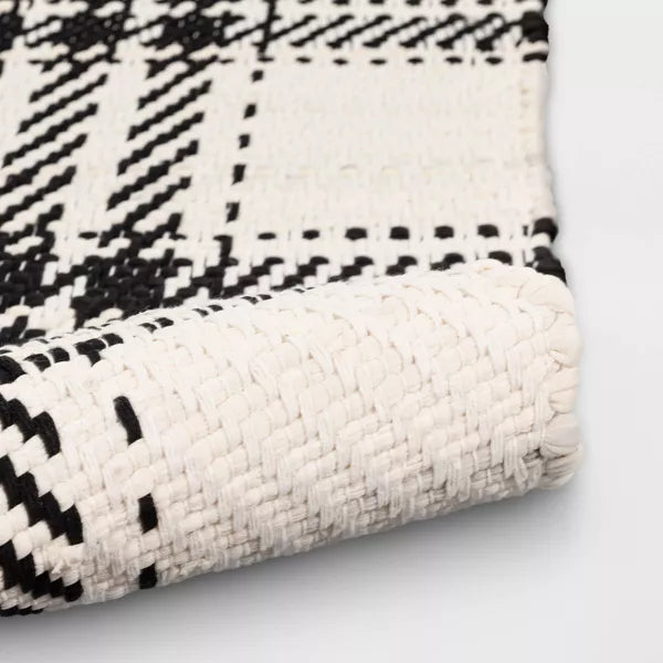 4'x5'6" Plaid Chindi Handwoven Area Rug