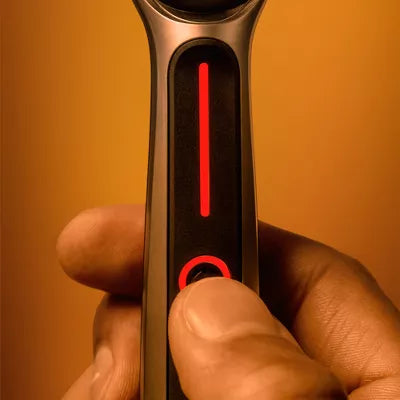 Labs Heated Razor with 2 Razor Blade Refills & Charging Dock Starter Kit - 4ct