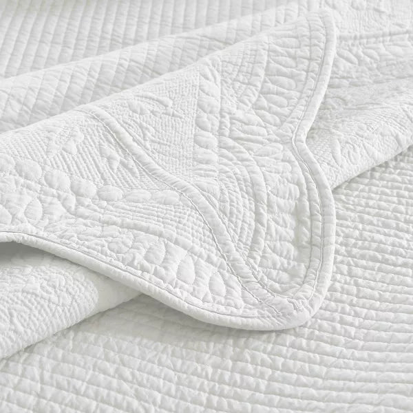 3-Piece Elegantly Embroidered Cotton Quilt Bedspread Set White Queen