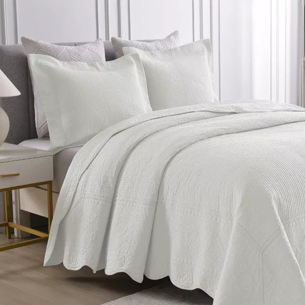 3-Piece Elegantly Embroidered Cotton Quilt Bedspread Set White Queen