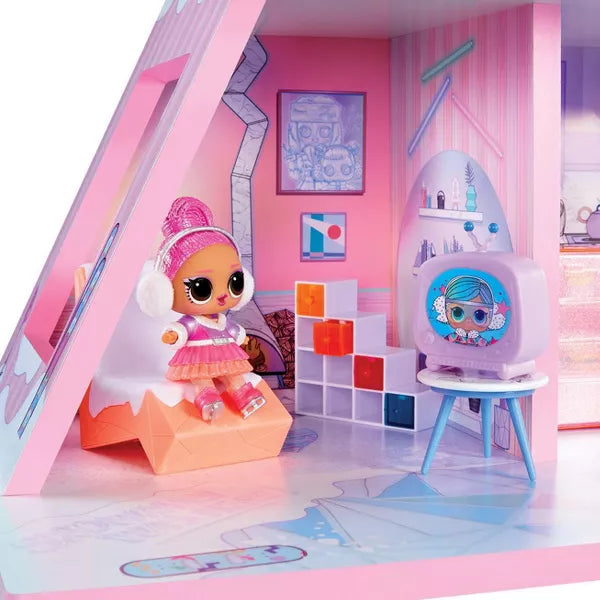 Winter Snow Chalet with New Exclusive Tot