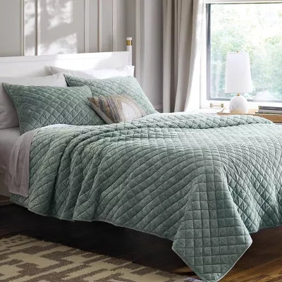 Luxe Diamond Stitch Velvet Quilt - King