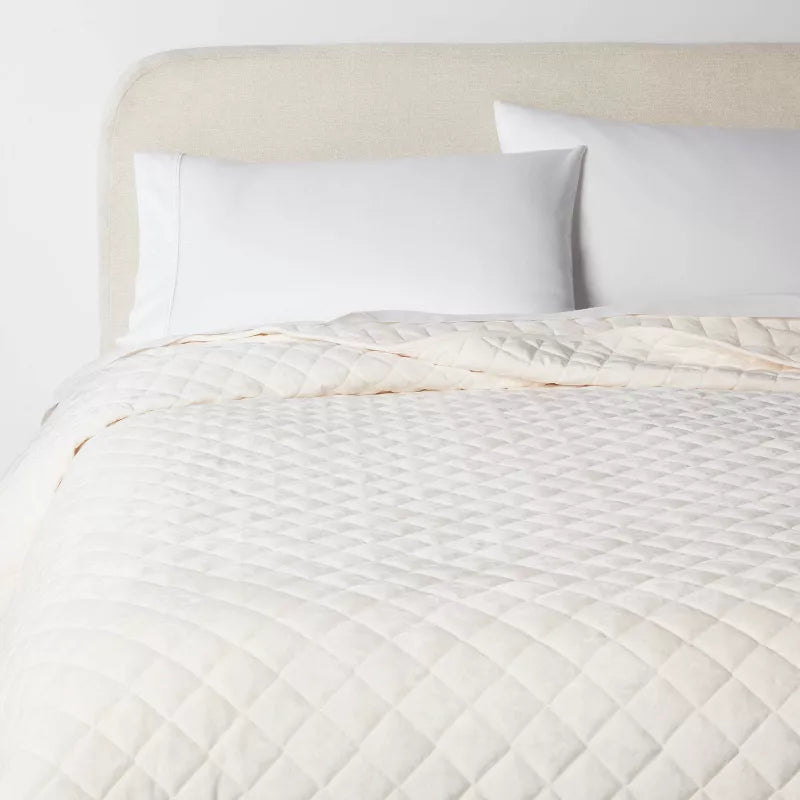Luxe Diamond Stitch Velvet Quilt - King
