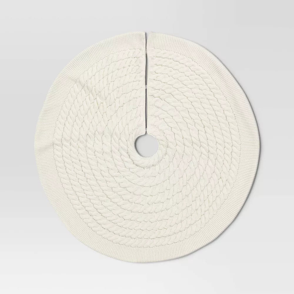 Centric Cable Knit Tree Skirt, final cut