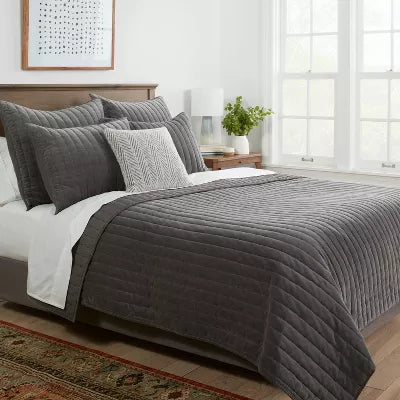 Channel Stitch Velvet Quilt - Full/Queen