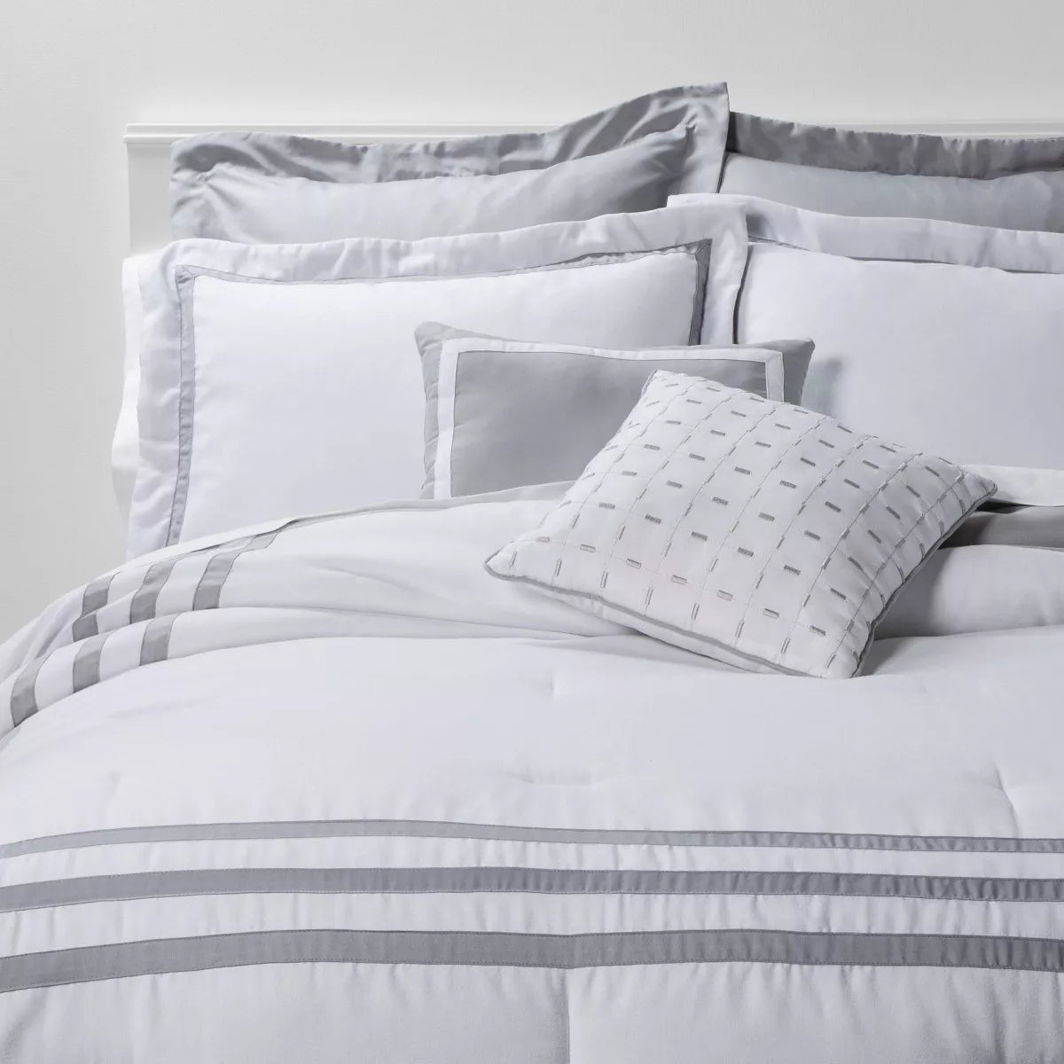 8pc Applique Border Comforter Bedding Set - King