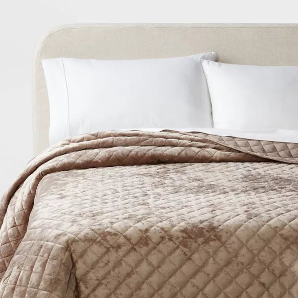 Luxe Diamond Stitch Velvet Quilt - Full/Queen