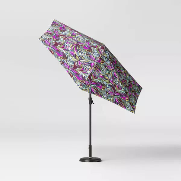 Round Outdoor Patio Market Umbrella with Black Pole