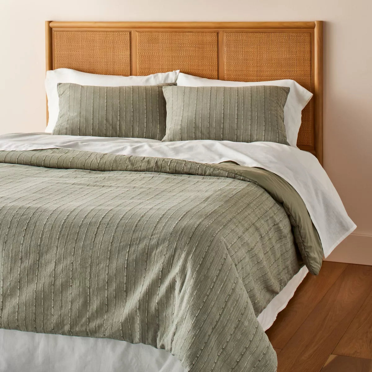 Washed Loop Stripe Comforter