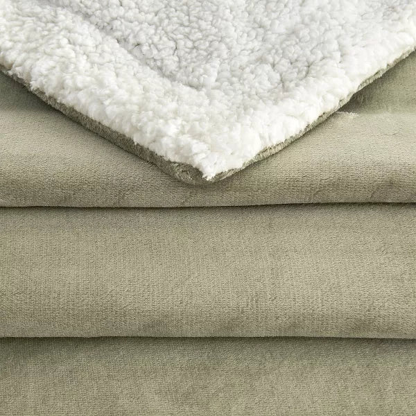 Cozy Solid Plush with Shearling Reverse Bed Blanket - Full/Queen