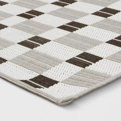 Linear Geo Outdoor Area Rug - 6'6"x9'