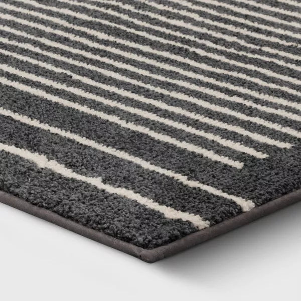 2'6"x4' Washable Knitted Stripe Accent Rug