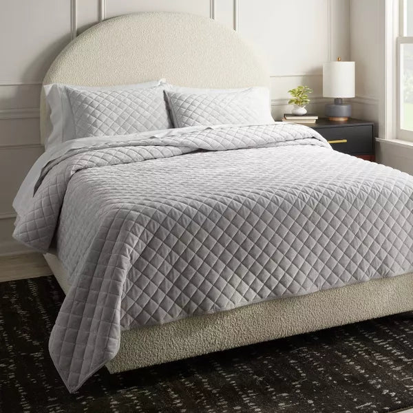 Luxe Diamond Stitch Velvet Quilt - King