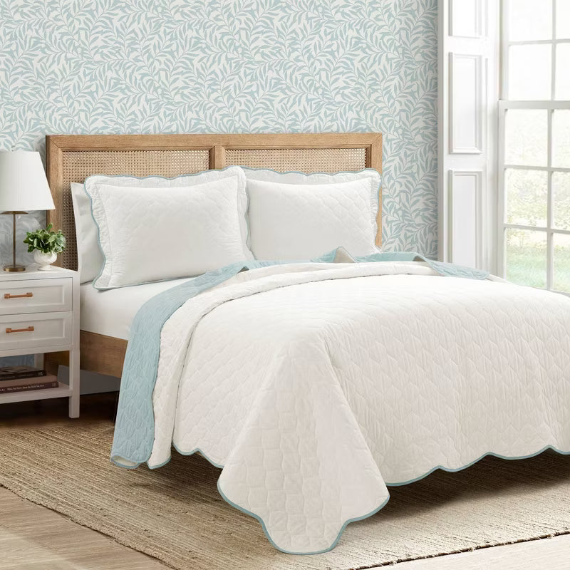 3pc Coastal Chic Scallop Edge Reversible Quilt - Full/Queen
