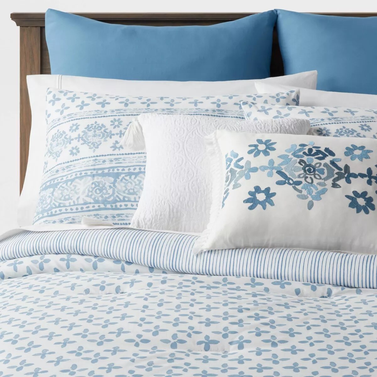 8pc Block Print with Border Comforter Bedding Set Light Blue - King
