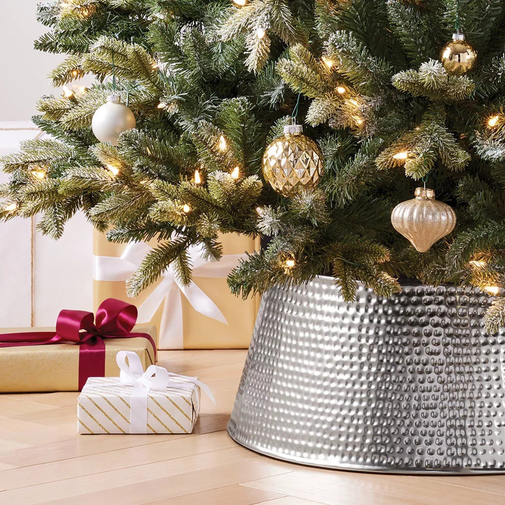 Hammered Metal Christmas Tree Collar Silver, final cut