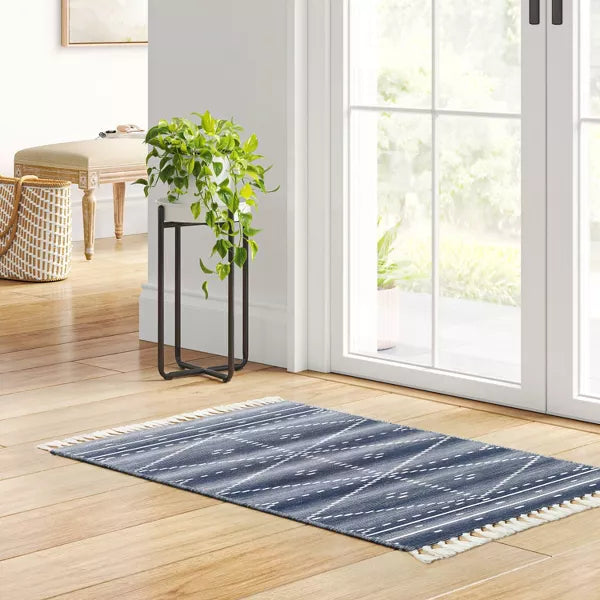 2'3"x3'9" Washable Woven Tapestry Accent Rug with Fringe Indigo
