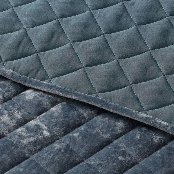 Luxe Diamond Stitch Velvet Quilt Full/Queen