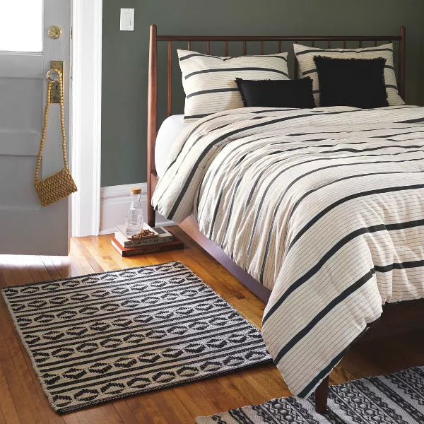 5pc Modern Stripe Comforter Set Off-White - Queen