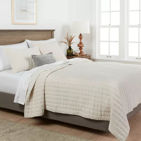 Channel Stitch Velvet Quilt - Full/Queen