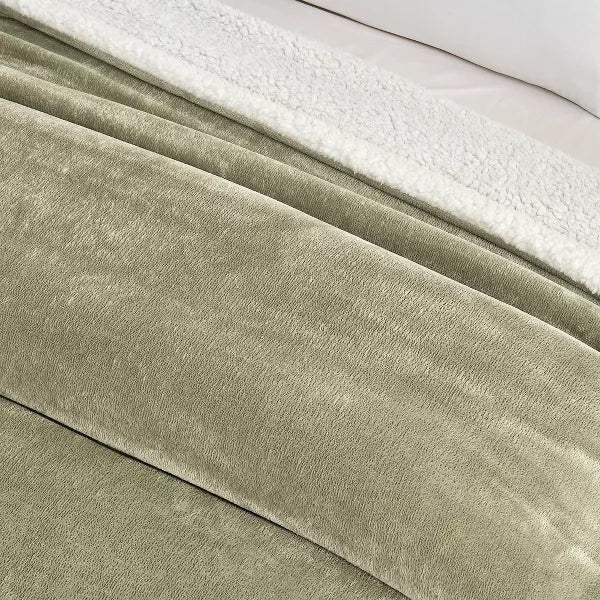 Cozy Solid Plush with Shearling Reverse Bed Blanket King