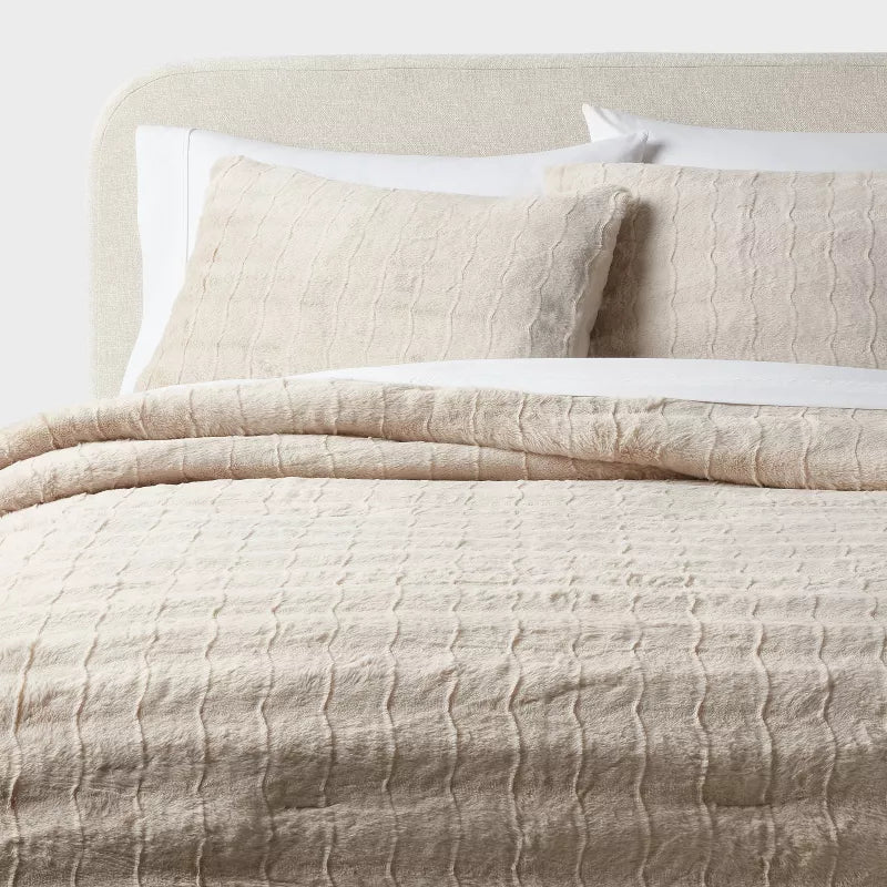 Luxe Sculpted Faux Fur Comforter and Sham Set - Full/Queen
