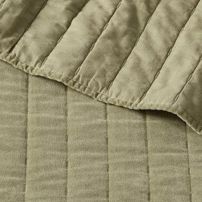 Channel Stitch Velvet Quilt - Full/Queen