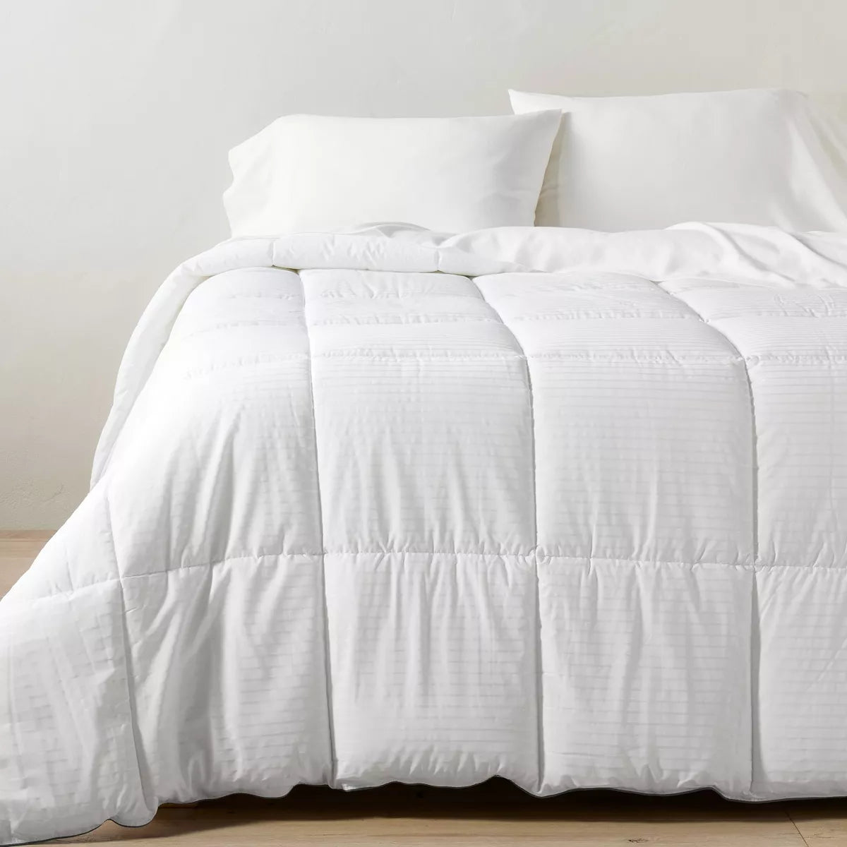 All Seasons Cool Plush Down Alternative Comforter - King
