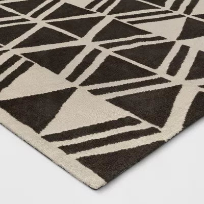 Microplush Geo Knitted Area Rug - 5'x7'