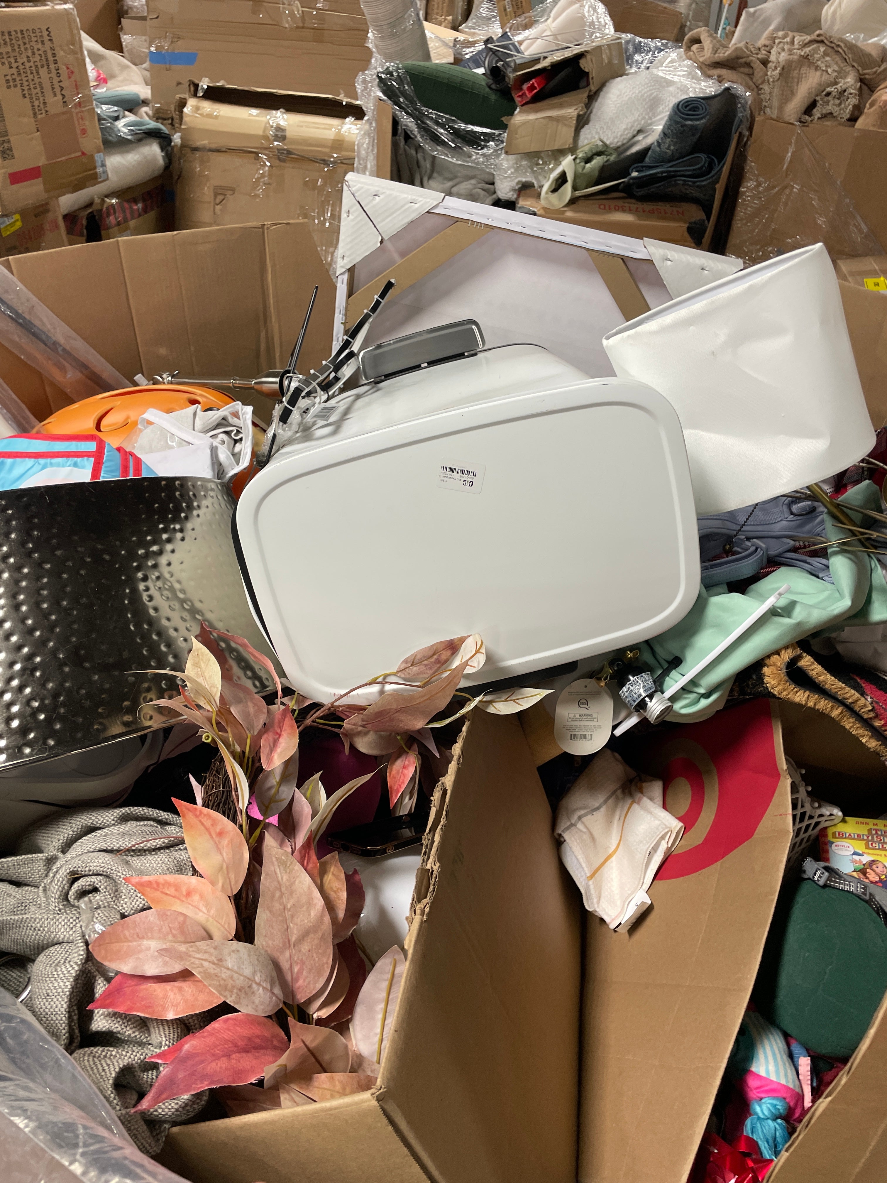 1 Pallet Unmanifested Liquidated items