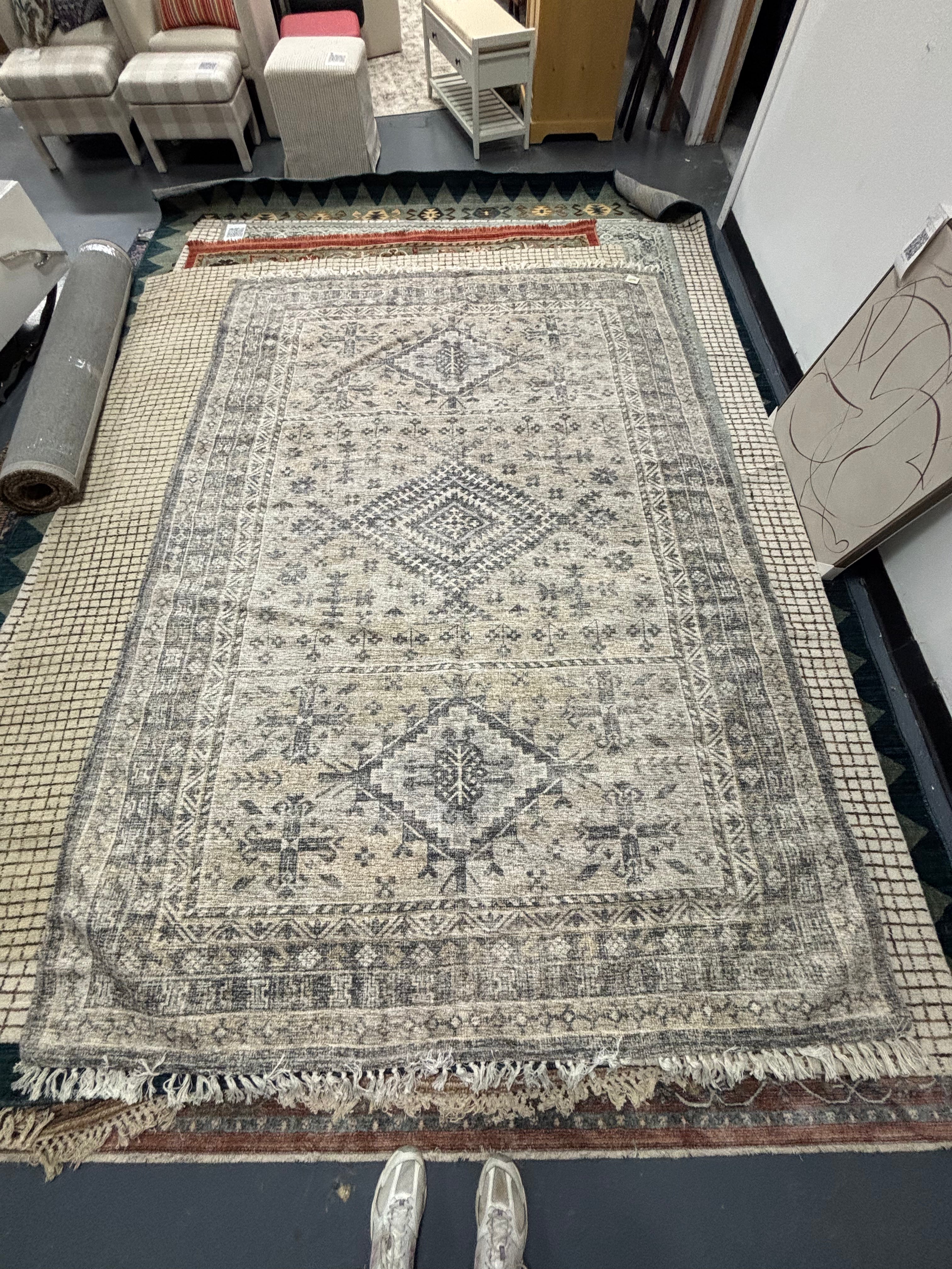 7'x10' Pine Brook Diamond Persian Style Rug - Gray SHOWROOM ITEM