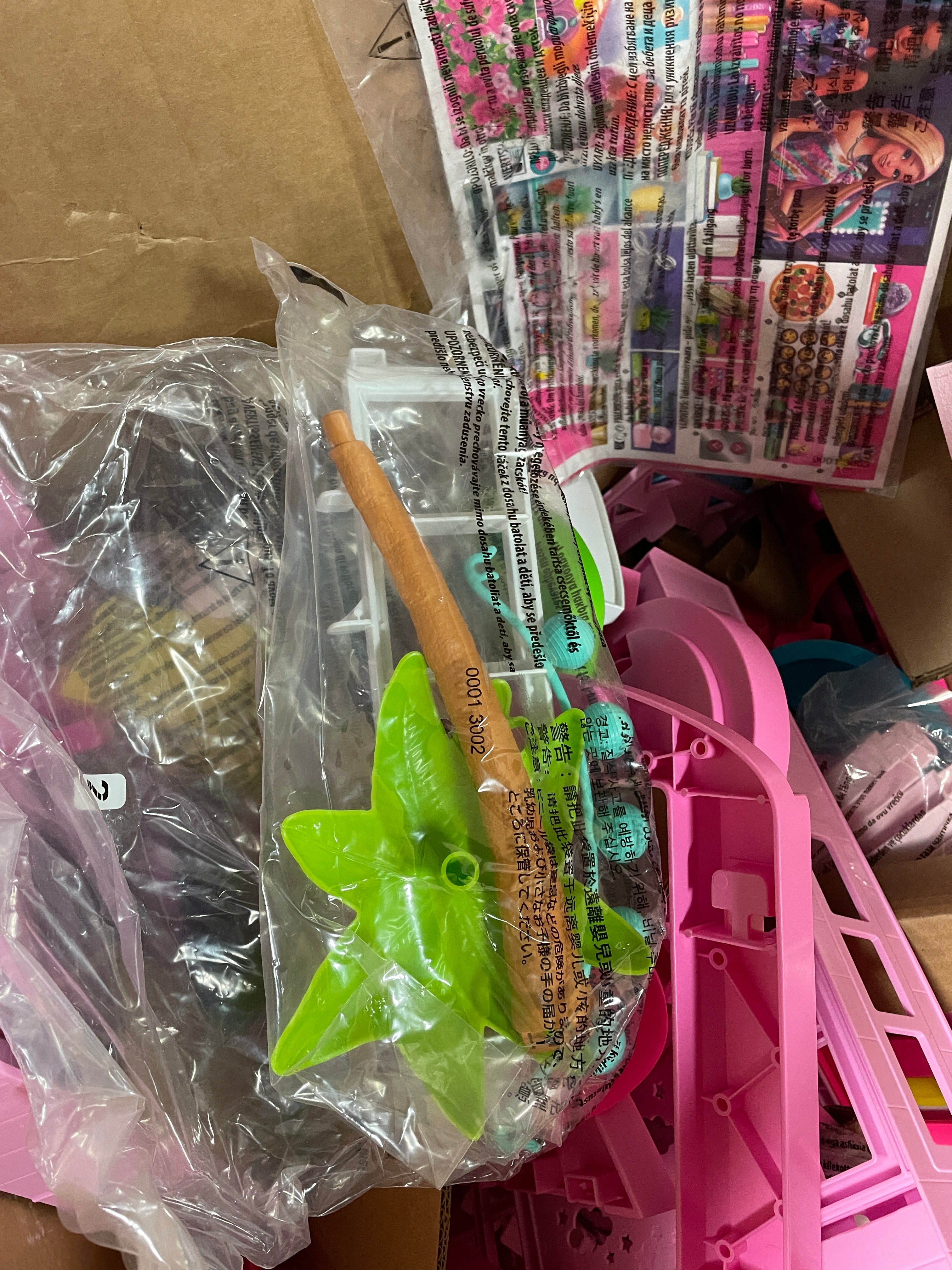 Barbie Dreamhouse Pool Party Doll House and Playset