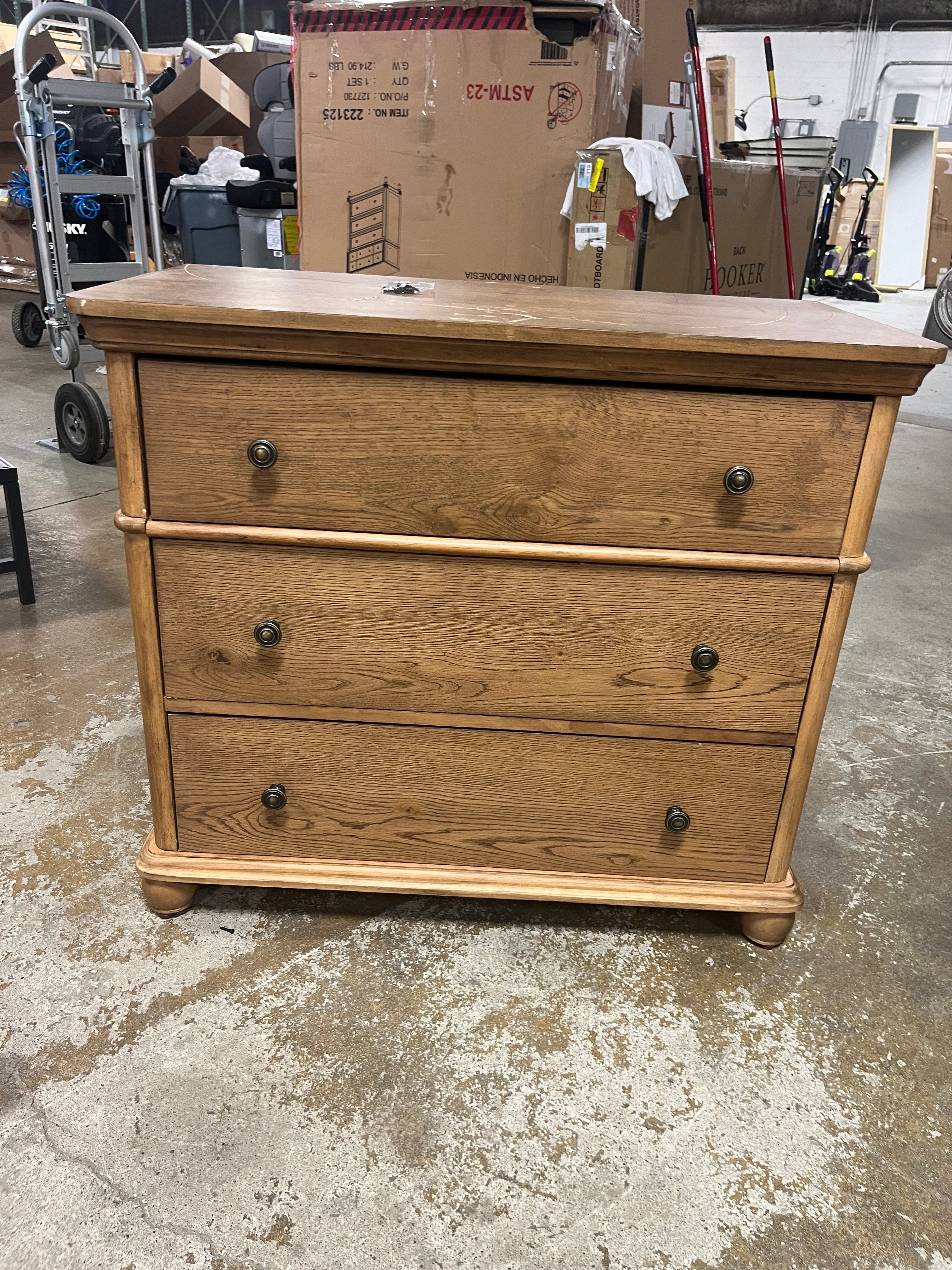 3 Drawer Classic Vertical Dresser